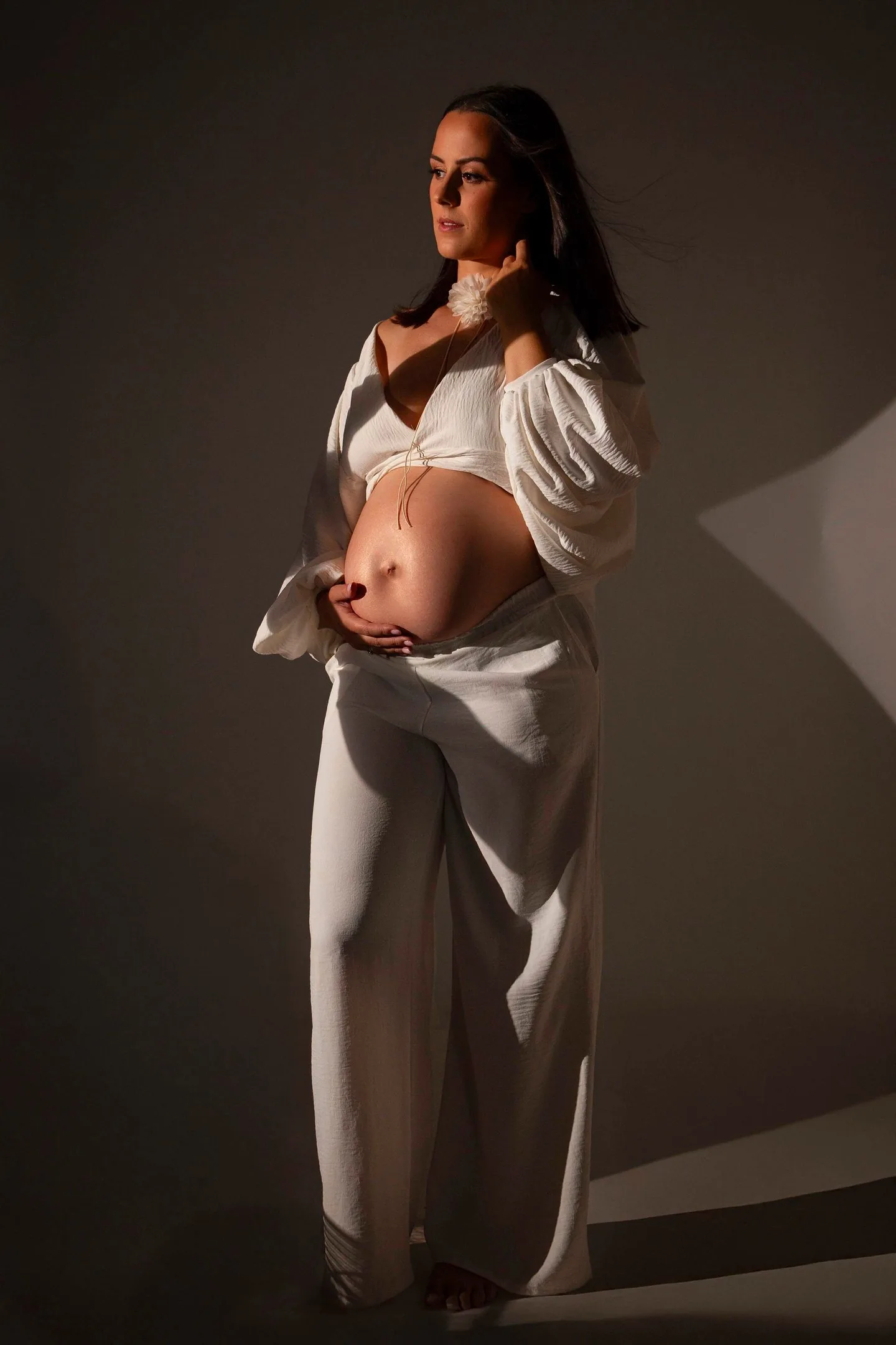 Elegant pregnancy portrait, Aberdeen