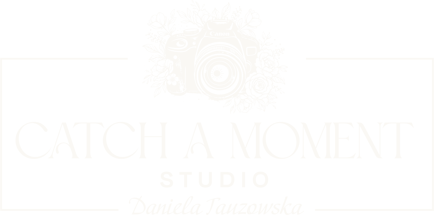 Catch a Moment Studio logo