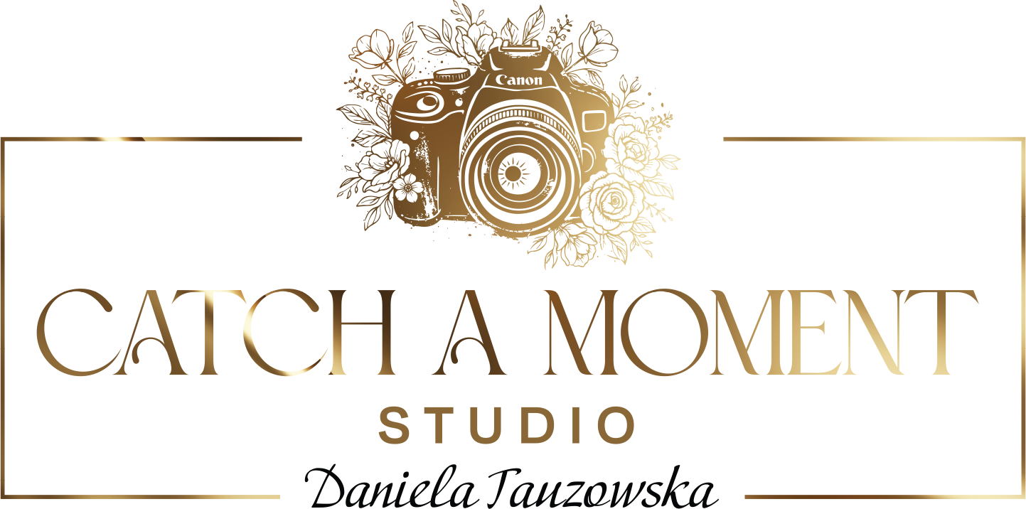 Catch a Moment Studio logo
